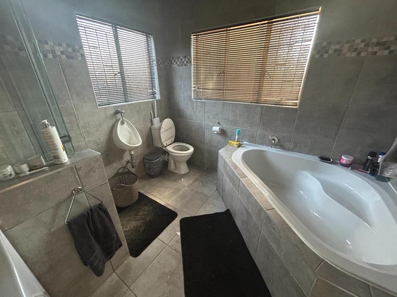 3 Bedroom Property for Sale in Rooihuiskraal Gauteng