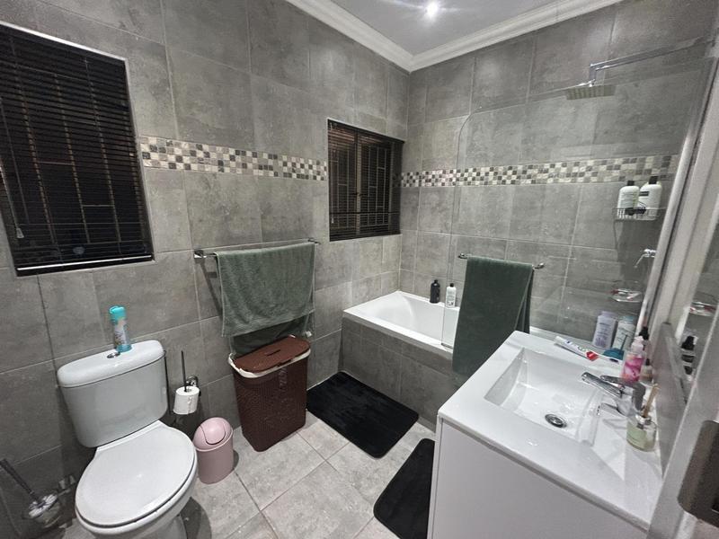 3 Bedroom Property for Sale in Rooihuiskraal Gauteng