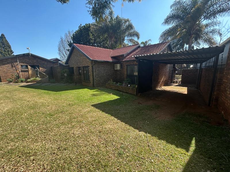 3 Bedroom Property for Sale in Rooihuiskraal Gauteng