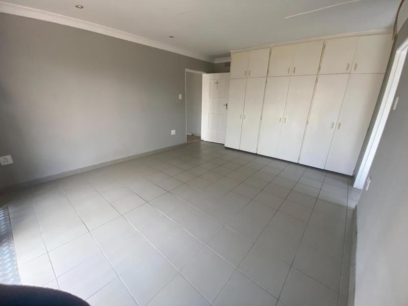 To Let 4 Bedroom Property for Rent in Kensington B Gauteng