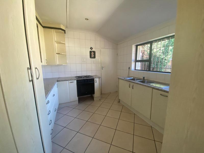 To Let 4 Bedroom Property for Rent in Kensington B Gauteng