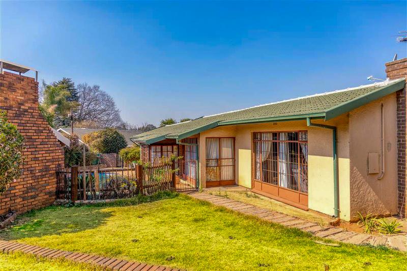 4 Bedroom Property for Sale in Florida Park Gauteng