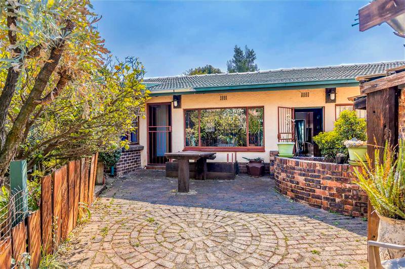 4 Bedroom Property for Sale in Florida Park Gauteng