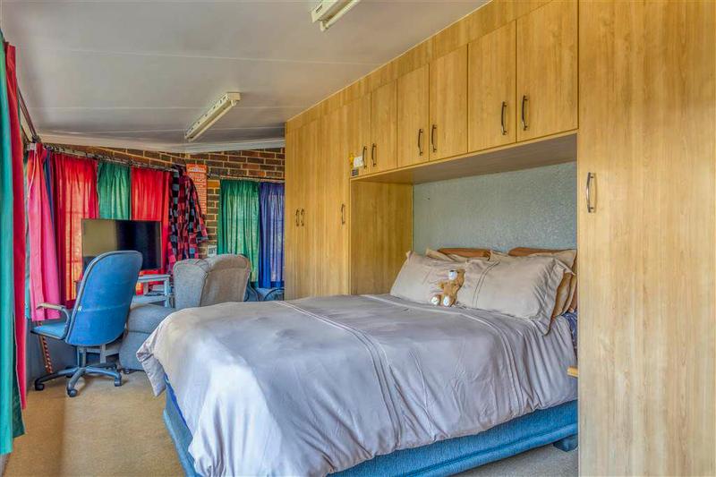 4 Bedroom Property for Sale in Florida Park Gauteng