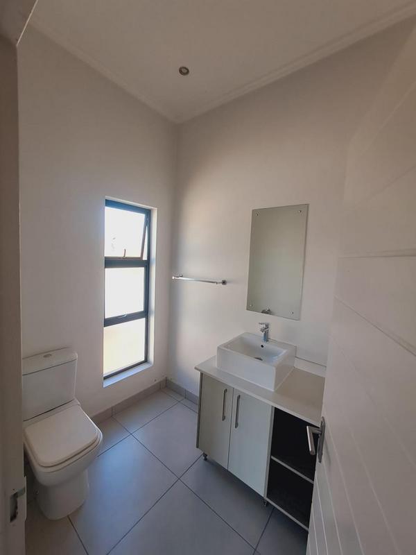 To Let 3 Bedroom Property for Rent in Broadacres Gauteng