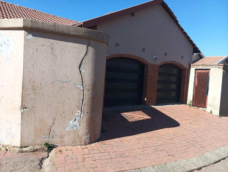3 Bedroom Property for Sale in Diepkloof Zone 2 Gauteng