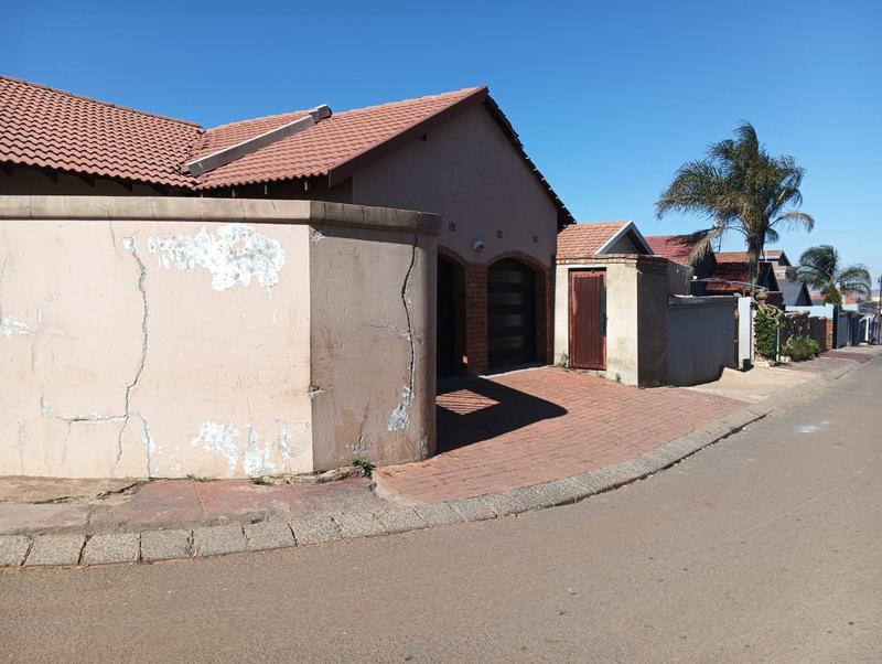 3 Bedroom Property for Sale in Diepkloof Zone 2 Gauteng