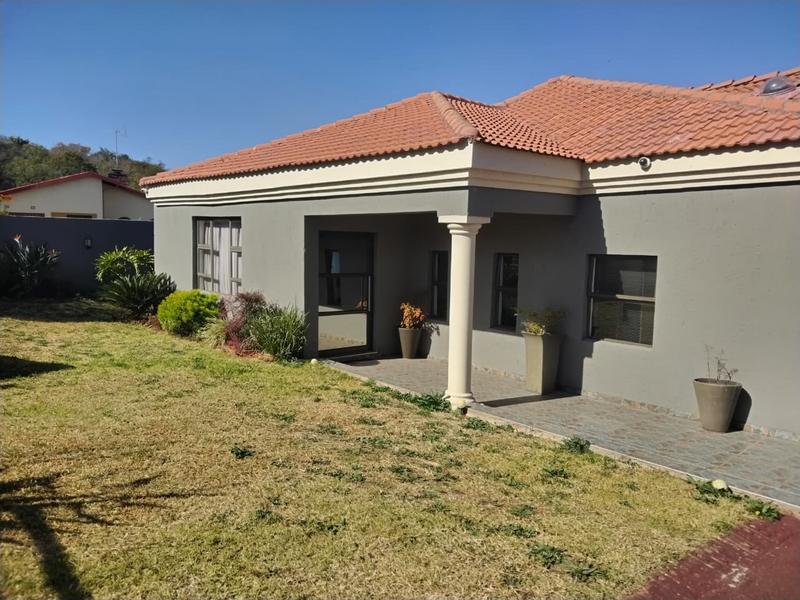 4 Bedroom Property for Sale in Protea Glen Gauteng