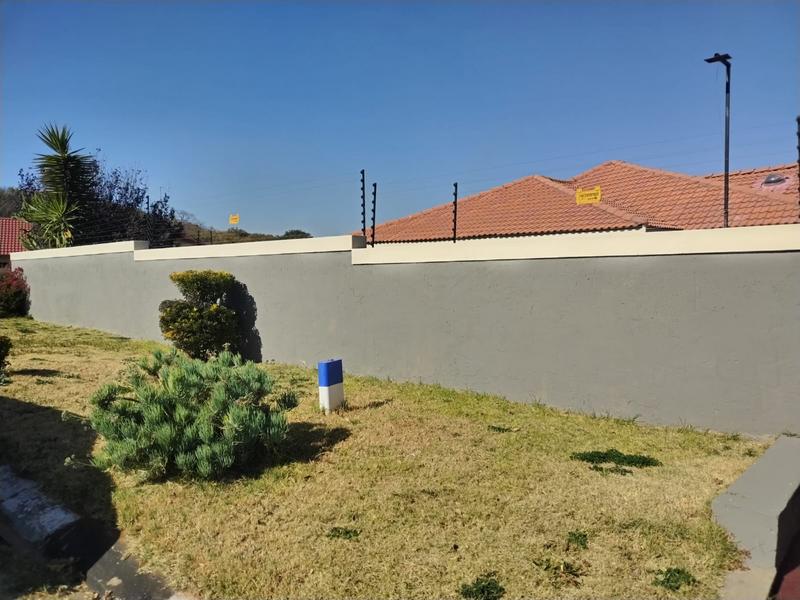 4 Bedroom Property for Sale in Protea Glen Gauteng