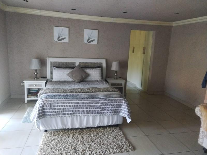 4 Bedroom Property for Sale in Protea Glen Gauteng