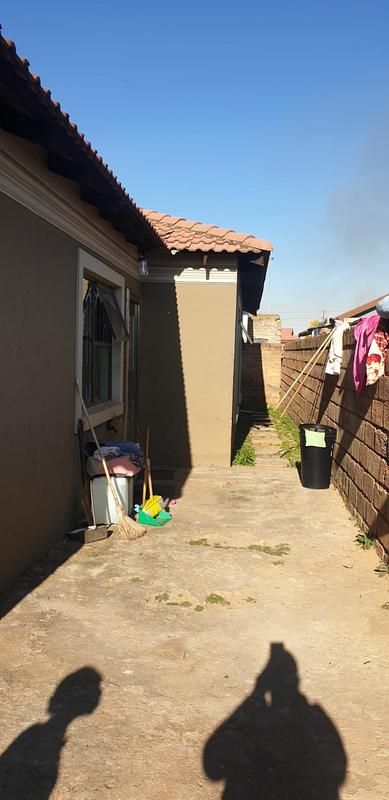4 Bedroom Property for Sale in Protea Glen Gauteng