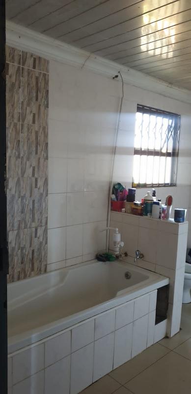 4 Bedroom Property for Sale in Protea Glen Gauteng