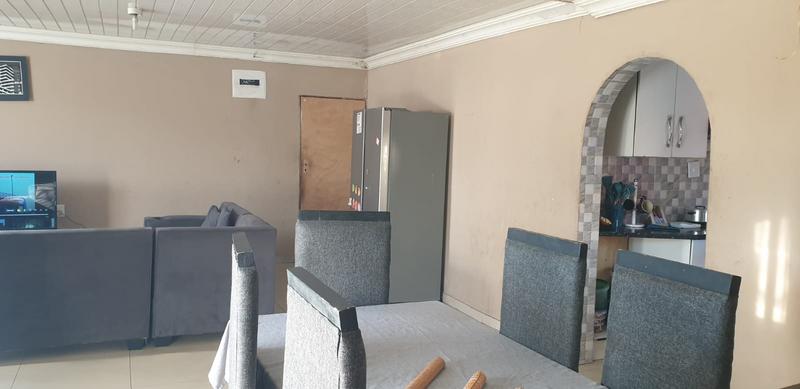 4 Bedroom Property for Sale in Protea Glen Gauteng