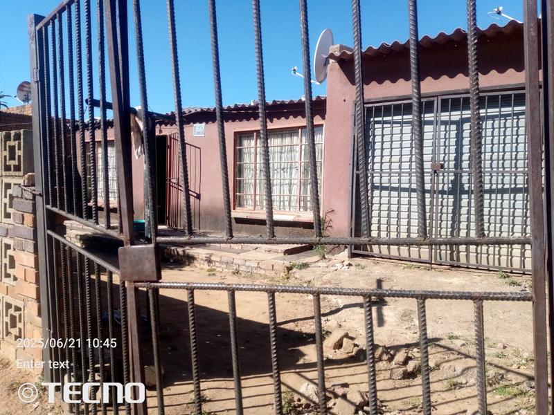 2 Bedroom Property for Sale in Tsakane Gauteng
