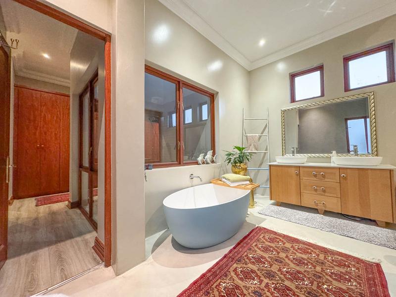 5 Bedroom Property for Sale in Midstream Estate Gauteng