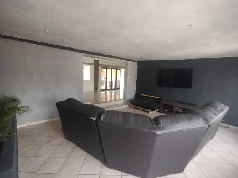 4 Bedroom Property for Sale in Tulisa Park Gauteng
