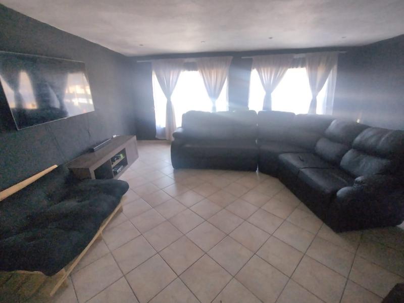 4 Bedroom Property for Sale in Tulisa Park Gauteng