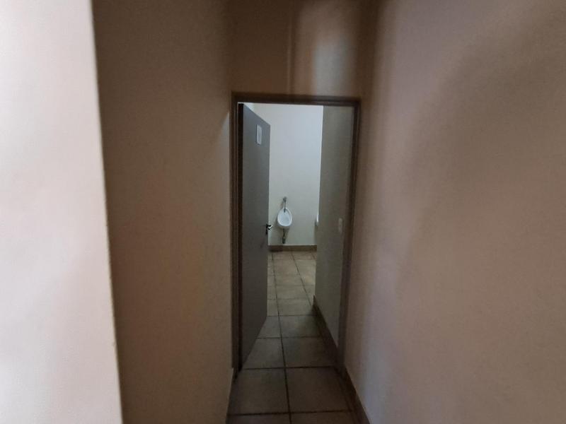 To Let 1 Bedroom Property for Rent in Beverley Gauteng