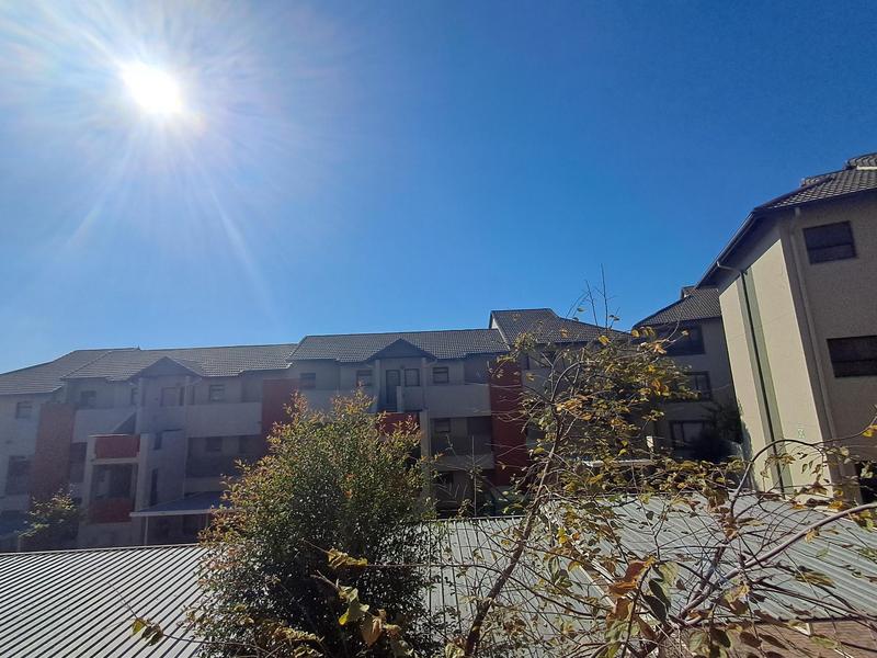 To Let 1 Bedroom Property for Rent in Beverley Gauteng