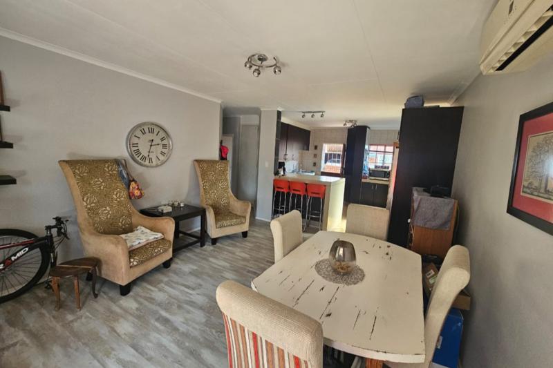 To Let 3 Bedroom Property for Rent in Glen Marais Gauteng