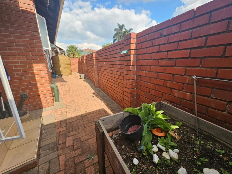 To Let 3 Bedroom Property for Rent in Glen Marais Gauteng