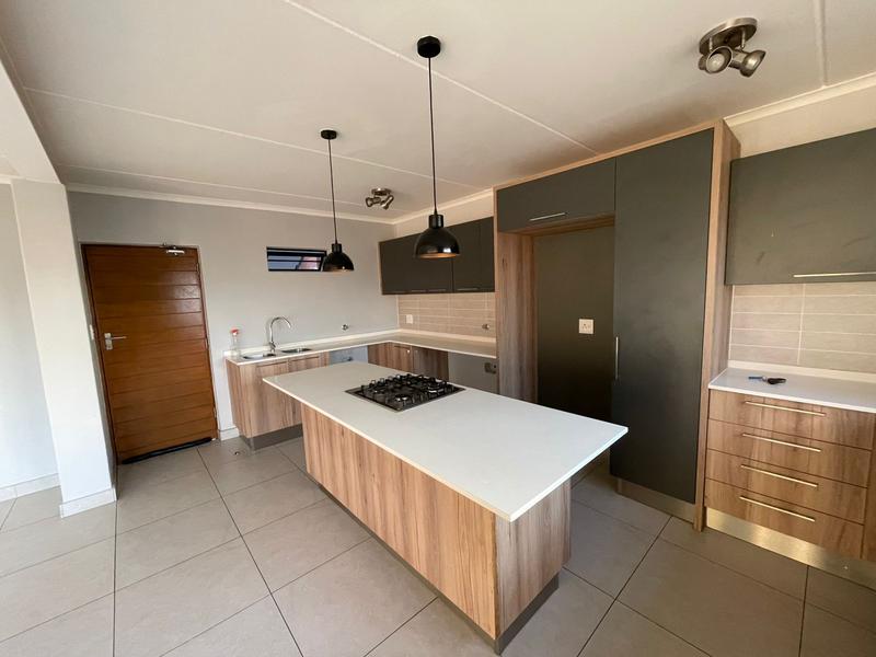 To Let 3 Bedroom Property for Rent in Glen Marais Gauteng