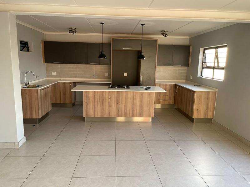To Let 3 Bedroom Property for Rent in Glen Marais Gauteng