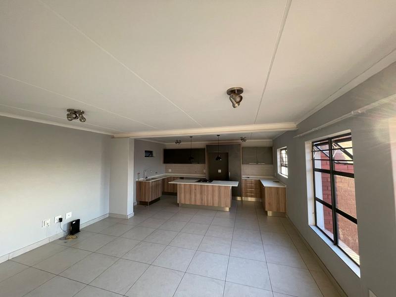 To Let 3 Bedroom Property for Rent in Glen Marais Gauteng