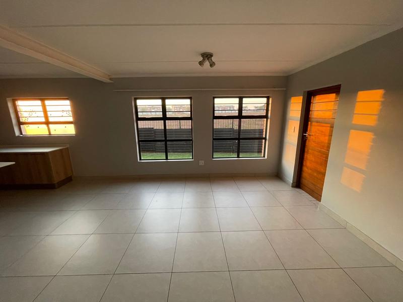 To Let 3 Bedroom Property for Rent in Glen Marais Gauteng