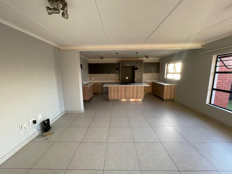To Let 3 Bedroom Property for Rent in Glen Marais Gauteng
