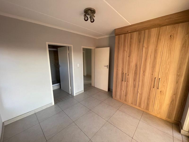 To Let 3 Bedroom Property for Rent in Glen Marais Gauteng
