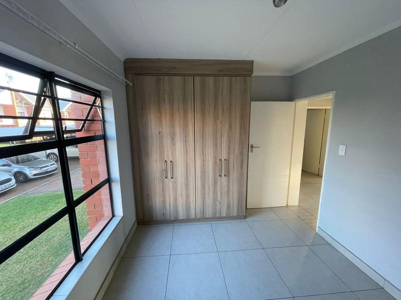 To Let 3 Bedroom Property for Rent in Glen Marais Gauteng