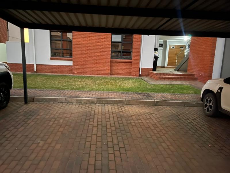 To Let 3 Bedroom Property for Rent in Glen Marais Gauteng