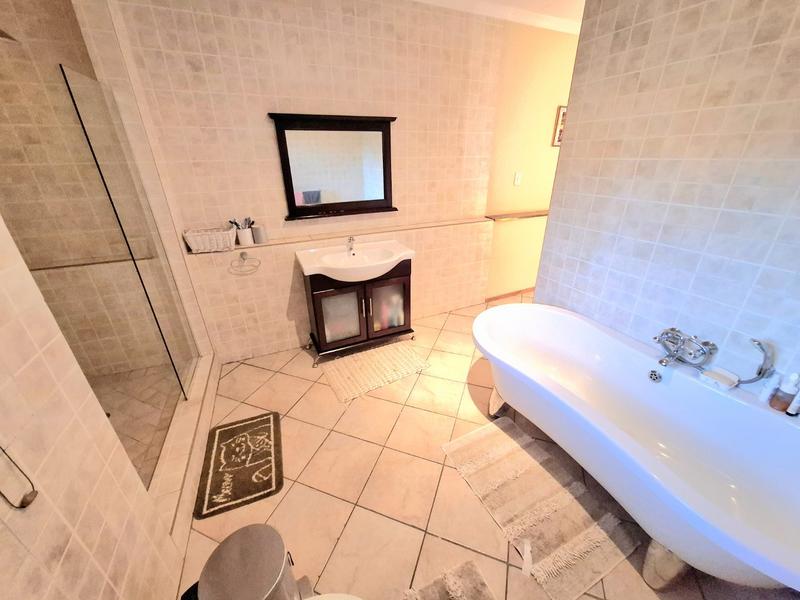 4 Bedroom Property for Sale in Erasmuskloof Gauteng
