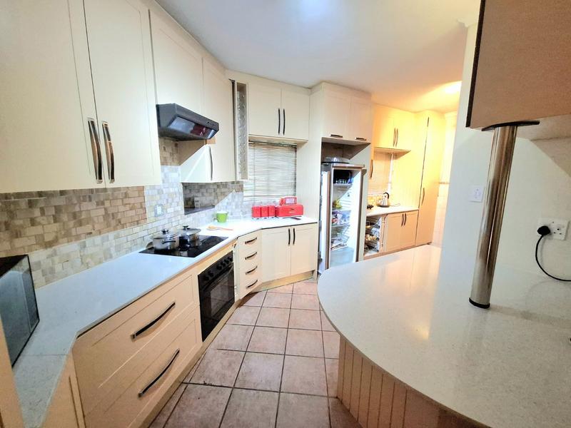 4 Bedroom Property for Sale in Erasmuskloof Gauteng