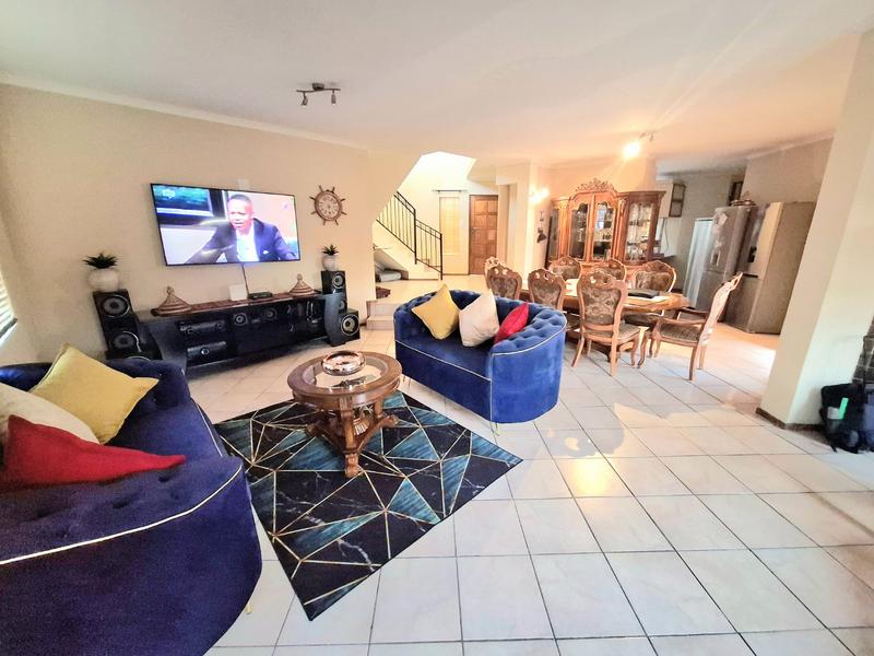 4 Bedroom Property for Sale in Erasmuskloof Gauteng