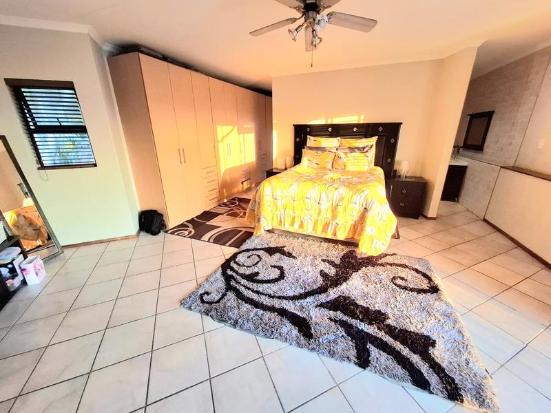 4 Bedroom Property for Sale in Erasmuskloof Gauteng