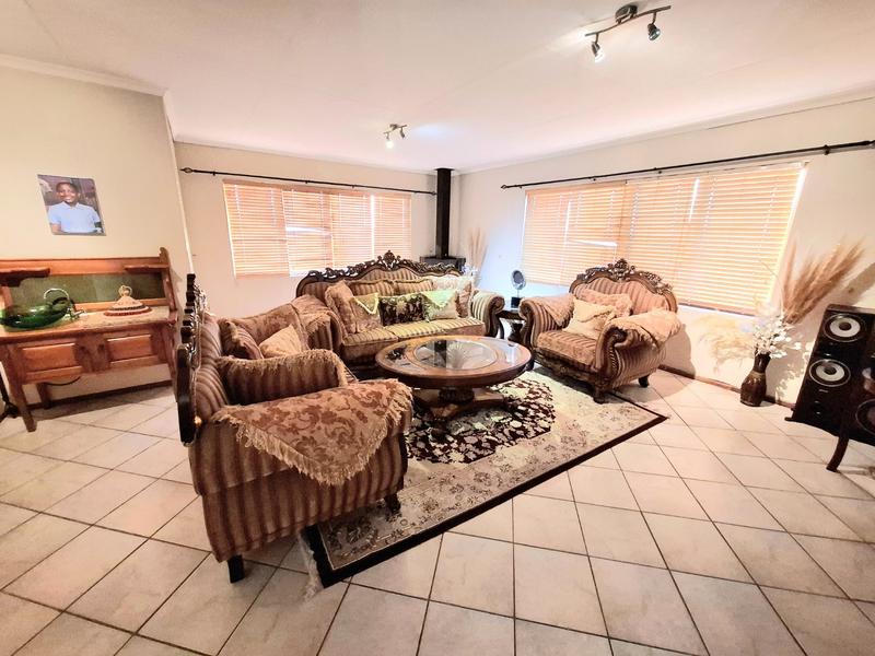 4 Bedroom Property for Sale in Erasmuskloof Gauteng