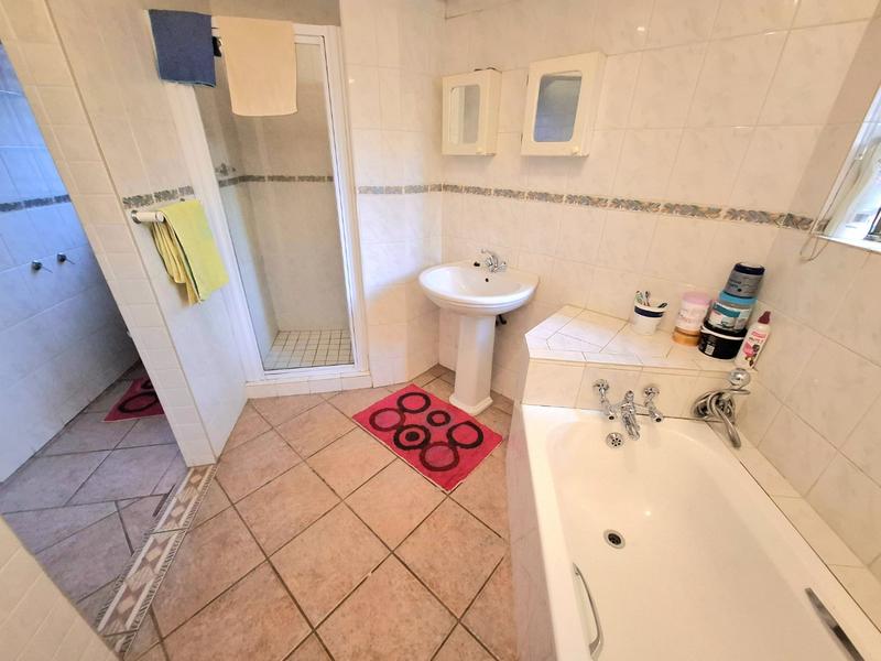 4 Bedroom Property for Sale in Erasmuskloof Gauteng
