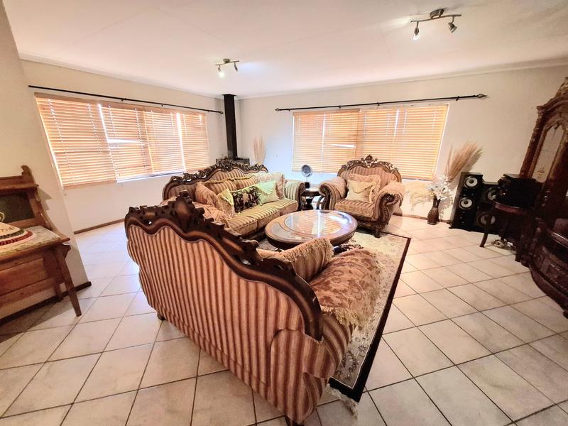 4 Bedroom Property for Sale in Erasmuskloof Gauteng