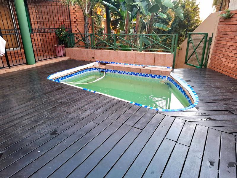 4 Bedroom Property for Sale in Erasmuskloof Gauteng