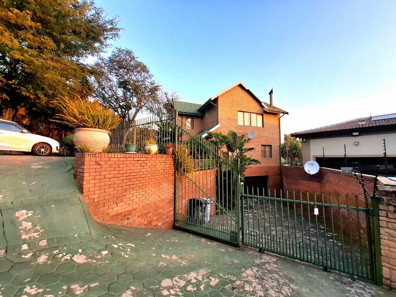 4 Bedroom Property for Sale in Erasmuskloof Gauteng