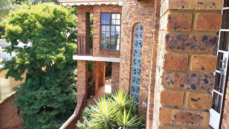 6 Bedroom Property for Sale in Erasmuskloof Gauteng