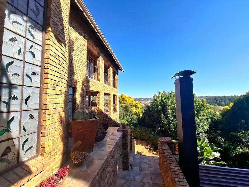 6 Bedroom Property for Sale in Erasmuskloof Gauteng