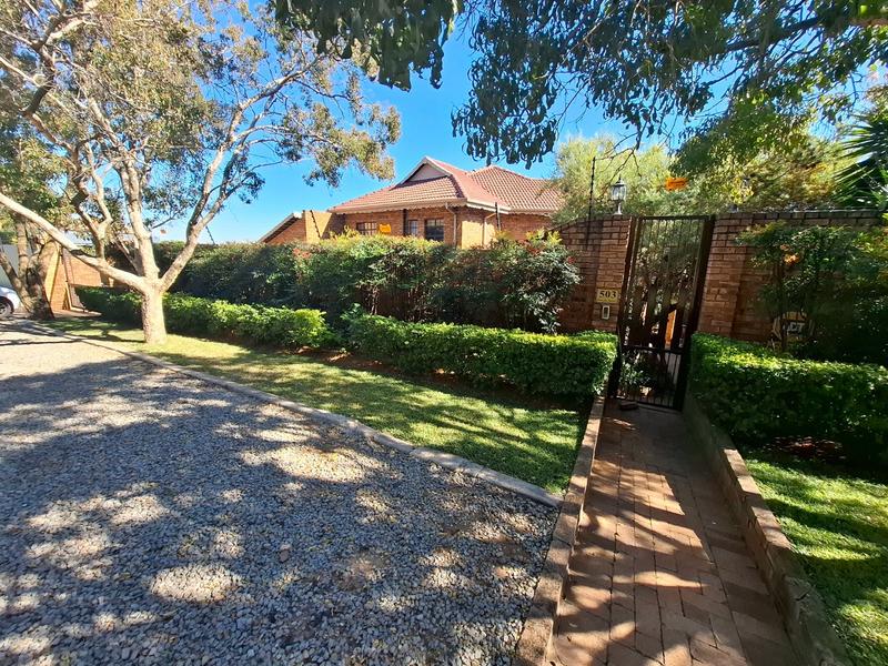 6 Bedroom Property for Sale in Erasmuskloof Gauteng