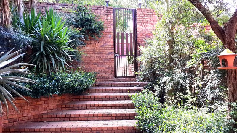 6 Bedroom Property for Sale in Erasmuskloof Gauteng