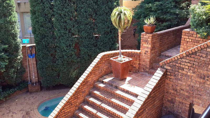 6 Bedroom Property for Sale in Erasmuskloof Gauteng