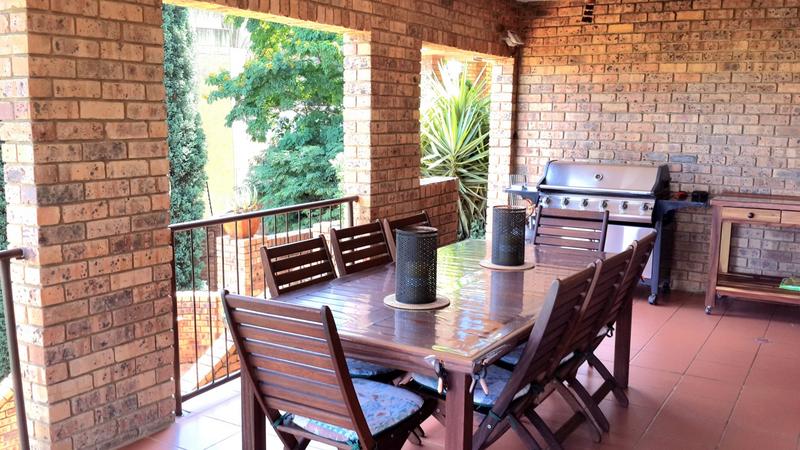 6 Bedroom Property for Sale in Erasmuskloof Gauteng
