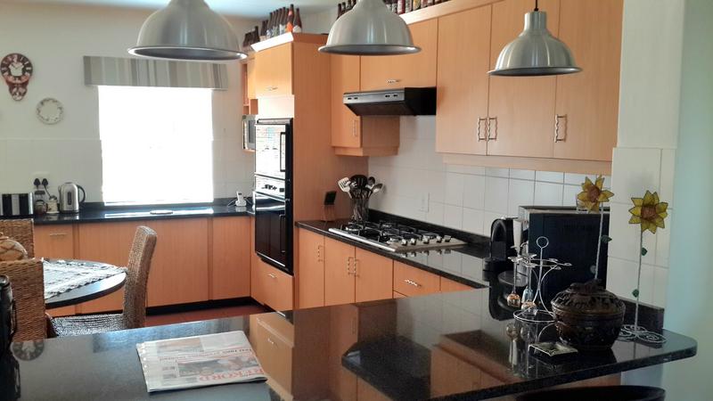 6 Bedroom Property for Sale in Erasmuskloof Gauteng