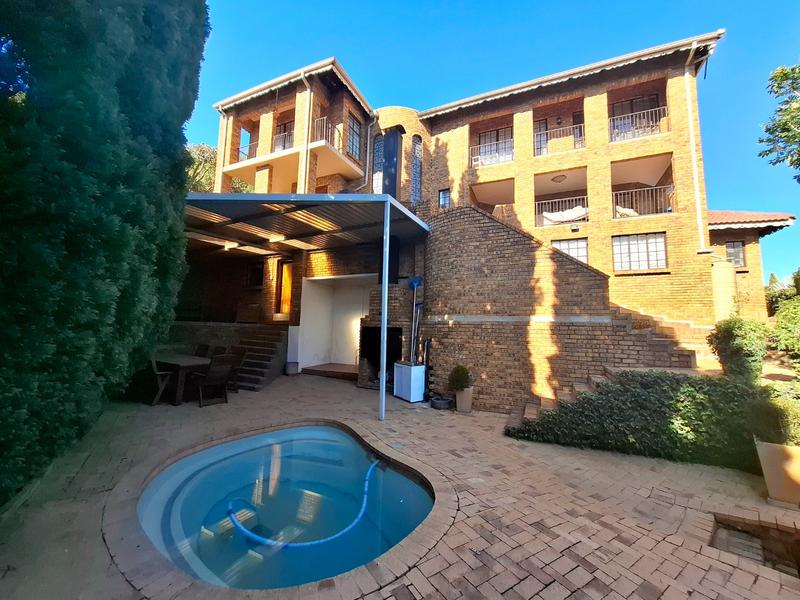 6 Bedroom Property for Sale in Erasmuskloof Gauteng